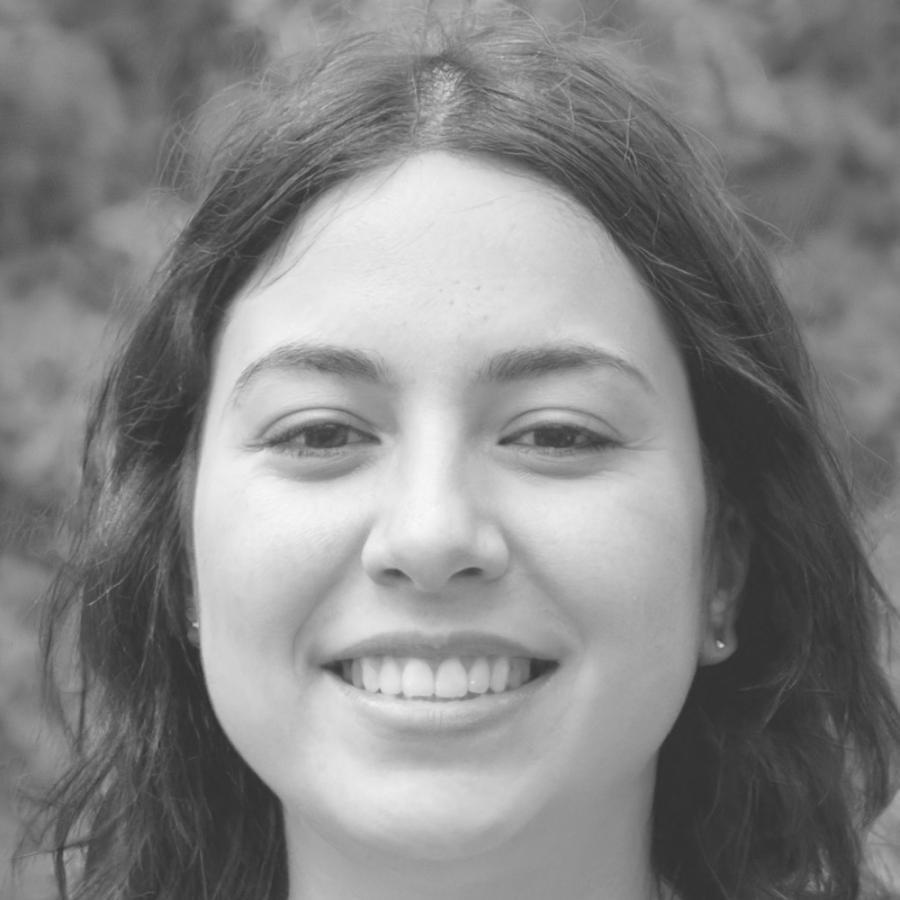 Portrait de Claire Moreau, analyste en marchés financiers