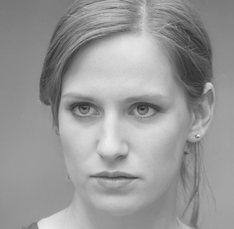 Portrait d'Amélie Rousseau, consultante en optimisation fiscale